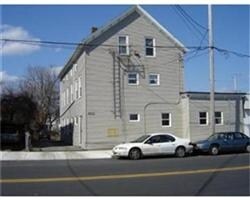 2325 S Main St in Fall River, MA - Building Photo