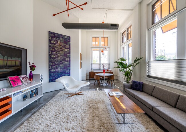 523 Grand Blvd in Kansas City, MO - Building Photo - Building Photo