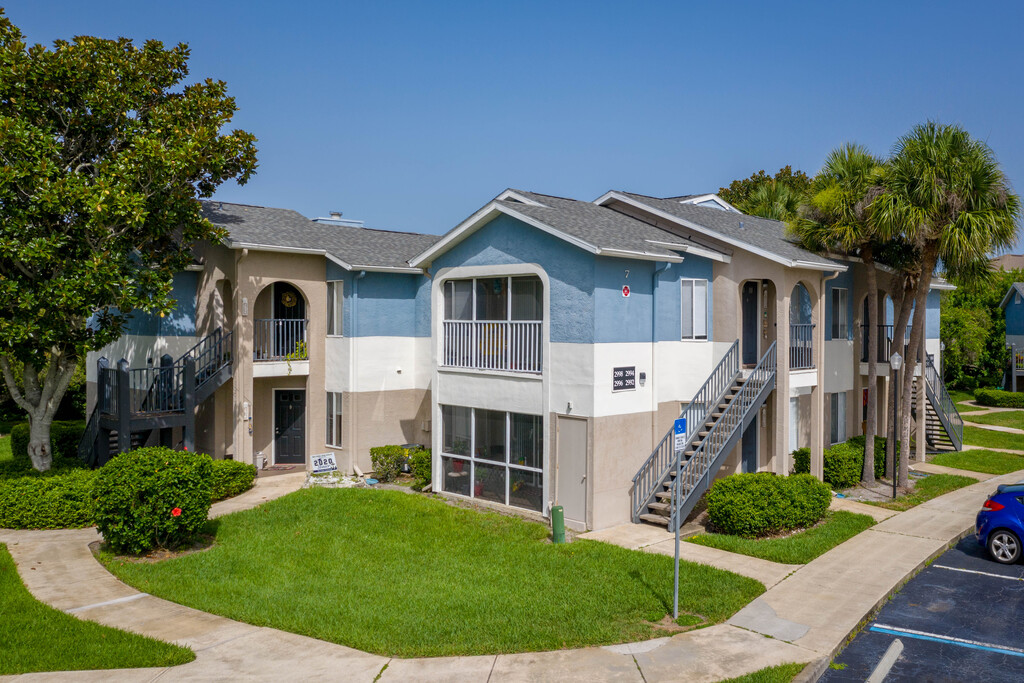 Park Village Apartments in Melbourne, FL | ApartmentHomeLiving.com