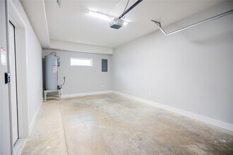 2519 Washington St in Waller, TX - Building Photo - Building Photo