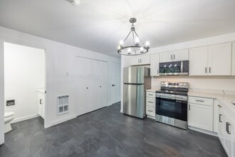 Crestview Townhomes in Lynnwood, WA - Foto de edificio - Interior Photo