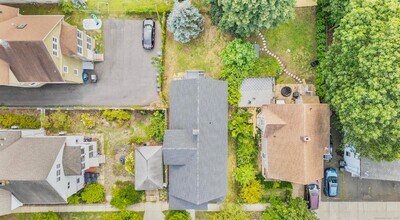 72 4th St, Unit 2 in New Haven, CT - Foto de edificio - Building Photo