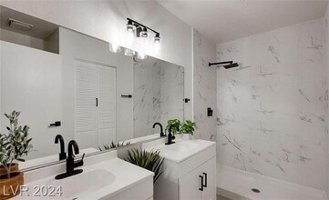 5088 Spencer St in Las Vegas, NV - Building Photo - Building Photo