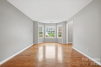 2717 Bathgate Ln in Matthews, NC - Foto de edificio - Building Photo