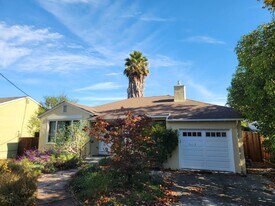 22 Yarnall Pl in Redwood City, CA - Building Photo