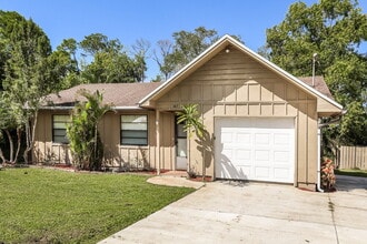 167 NE Twylite Terrace in Port St. Lucie, FL - Building Photo - Building Photo