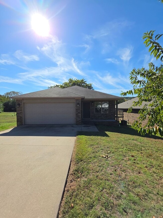 property at 813 W Fourteenth St