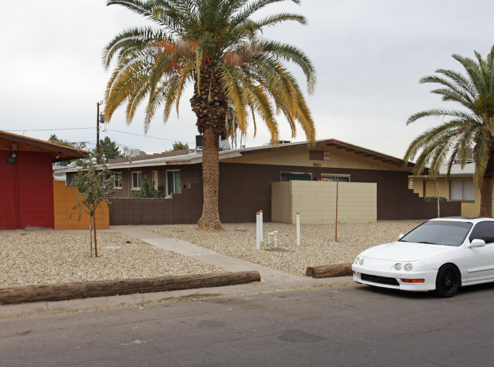 5930 W Keim Dr in Glendale, AZ - Building Photo