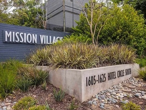 1625 Hotel Cir S, Unit 210 in San Diego, CA - Building Photo - Building Photo