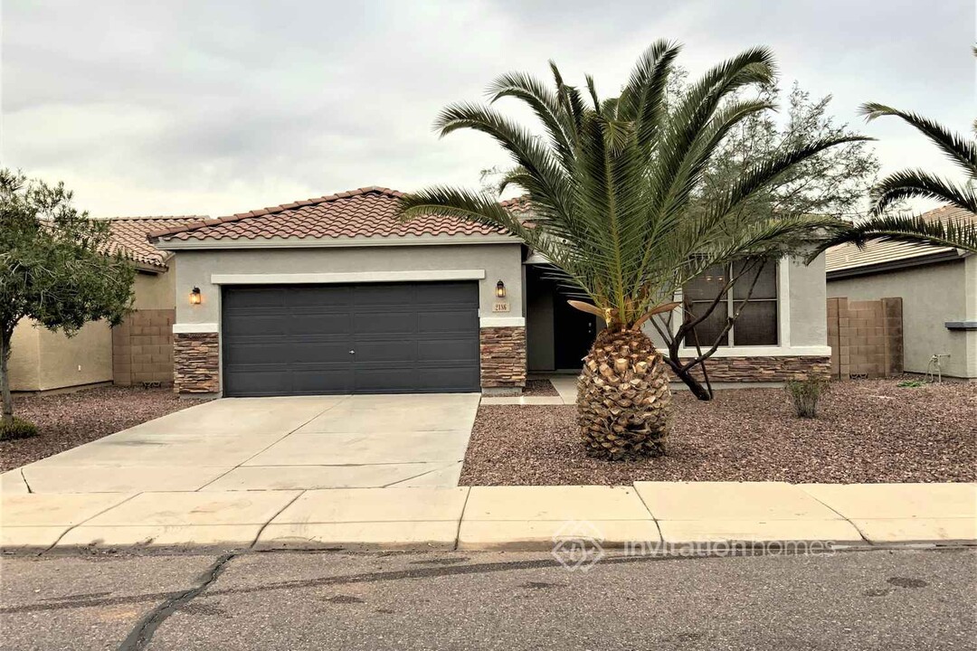 2186 W Agrarian Hills Dr in Queen Creek, AZ - Foto de edificio