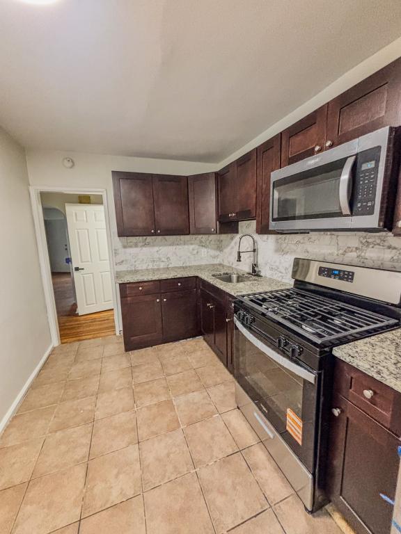 property at 304 E Essex Ave