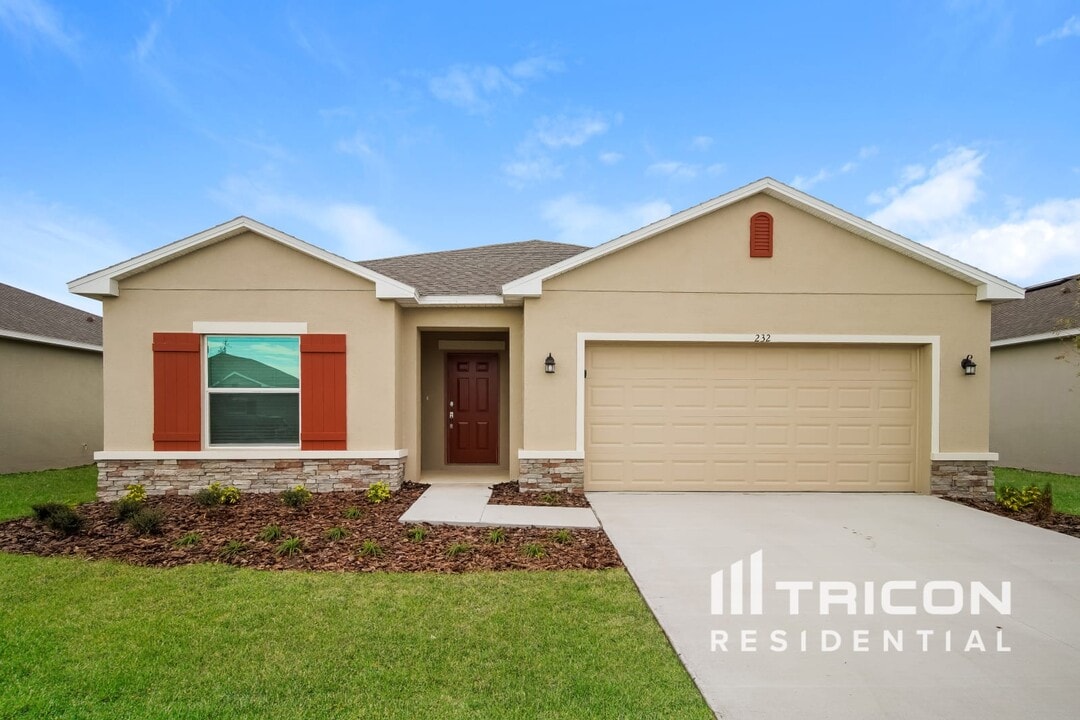 232 Garnet Ave in Kissimmee, FL - Foto de edificio