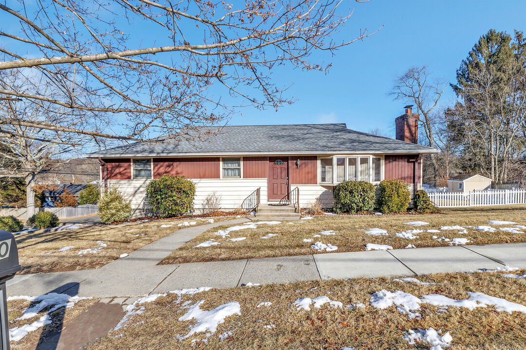 20 Fairchild Rd in Stratford, CT - Building Photo