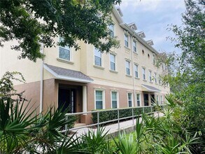 10144 Arbor Run Dr in Tampa, FL - Building Photo - Building Photo