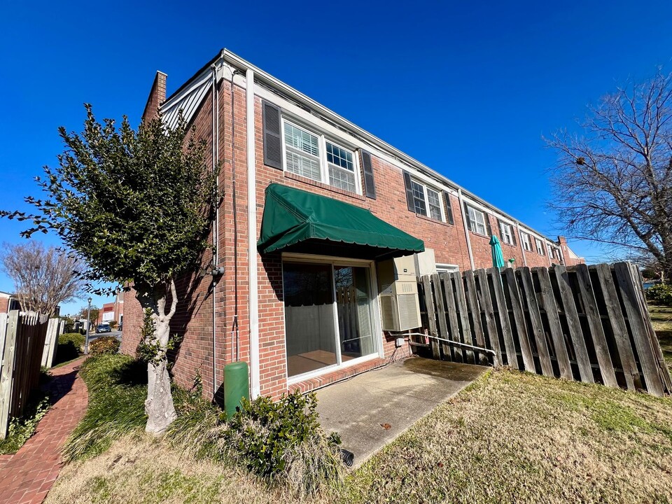 481 Bridge St in Hampton, VA - Foto de edificio