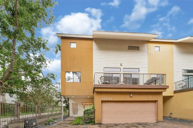 property at 4202 Spencer St