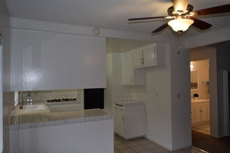 1945 Evergreen St, Unit 1945 in La Verne, CA - Foto de edificio - Building Photo