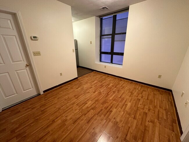 83 Essex St in Boston, MA - Foto de edificio - Building Photo