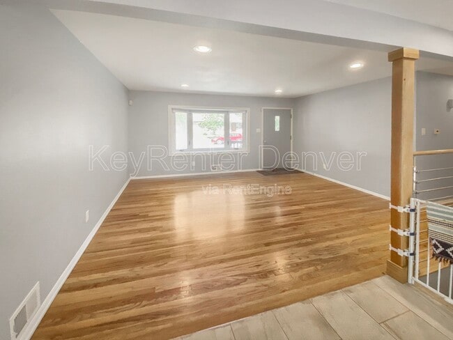 6319 Iris Way in Arvada, CO - Building Photo - Building Photo