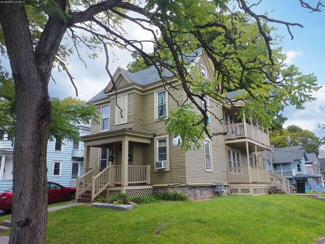 107 Dell St in Syracuse, NY - Building Photo - Building Photo