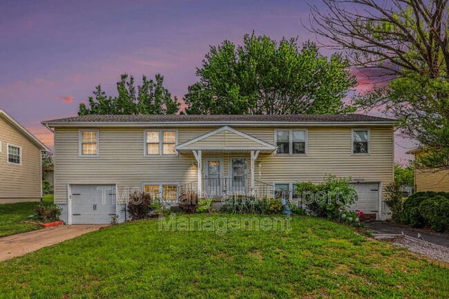 1324 E 152nd Terrace in Olathe, KS - Building Photo - Building Photo