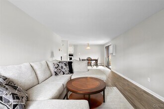 576 Village Blvd N in Baldwinsville, NY - Building Photo - Building Photo