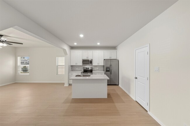 property at 712 W Dallas St