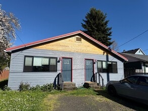 231 A St in Myrtle Point, OR - Building Photo - Building Photo