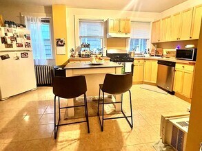 82 Columbus Ave, Unit #1 in Somerville, MA - Foto de edificio - Building Photo