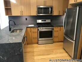 83 Gardner St, Unit 402 in Boston, MA - Building Photo