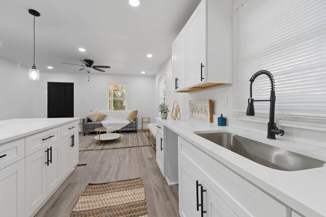 property at 3192 Oakcliff Rd NW