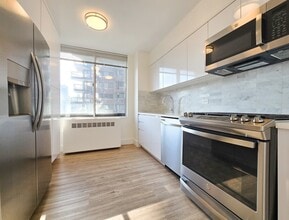 1735 York Ave in New York, NY - Building Photo - Building Photo