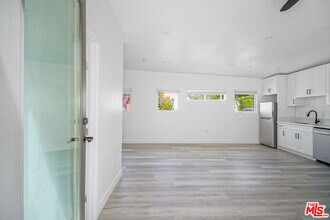 1217 9th St in Santa Monica, CA - Foto de edificio - Building Photo