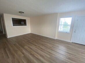 606 Florida Ave in Lynn Haven, FL - Building Photo - Building Photo