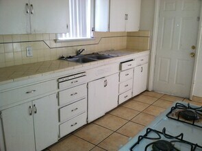 431-433 F St in Bakersfield, CA - Building Photo - Building Photo