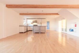 2028 Lemoyne St, Unit 2028 in Los Angeles, CA - Foto de edificio - Building Photo