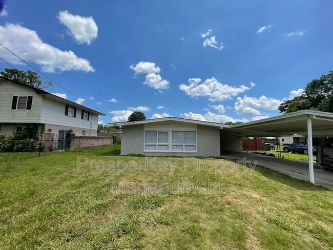 3026 Avondale Rd in Columbus, GA - Foto de edificio - Building Photo