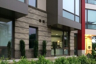 1500 Pennsylvania Ave SE, Unit 101 in Washington, DC - Foto de edificio - Building Photo