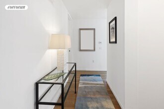 18 W 48th St in New York, NY - Building Photo - Building Photo