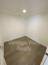 1151-1151 Sunset Dr in Kelowna, BC - Building Photo - Building Photo