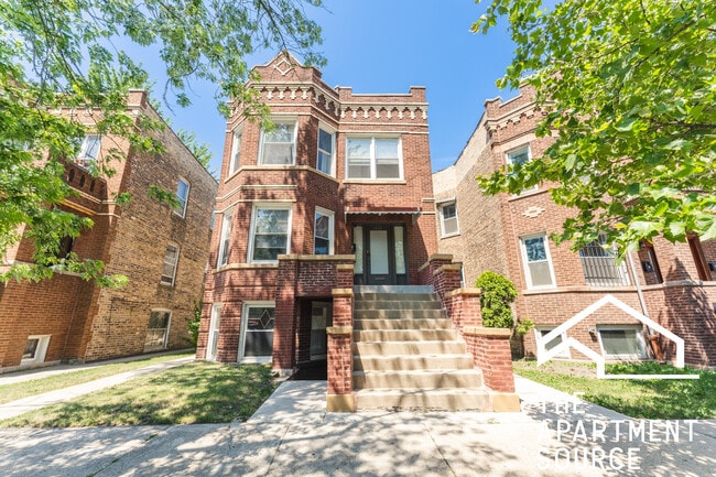 2618 N Harding Ave, Unit G