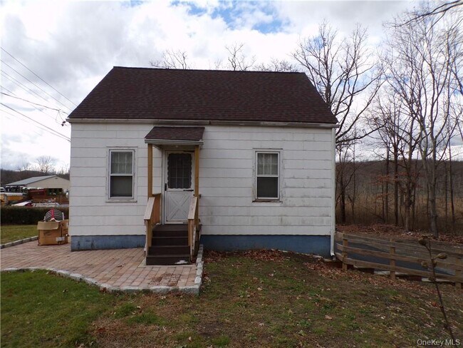 2 Mertes Ln in New Windsor, NY - Building Photo - Building Photo