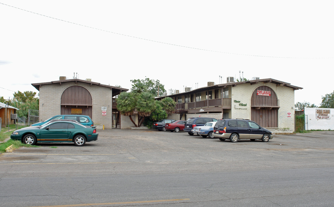 Casa Clark in El Paso, TX - Building Photo