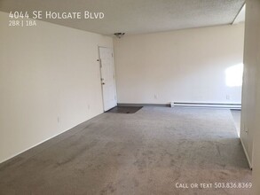 4044 SE Holgate Blvd in Portland, OR - Building Photo - Building Photo