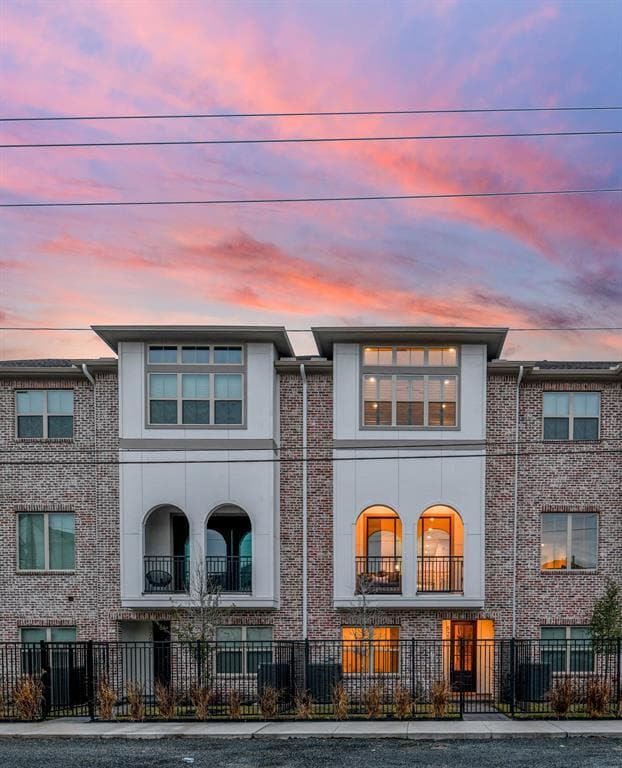 5209 Allen St in Houston, TX - Building Photo - Building Photo