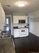 65 Scofield Ave in Bridgeport, CT - Building Photo - Building Photo