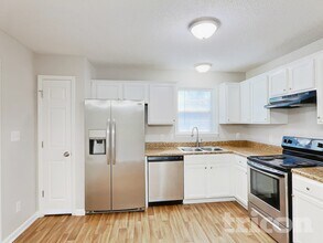 149 Cambridge Elm Dr in Clayton, NC - Foto de edificio - Building Photo