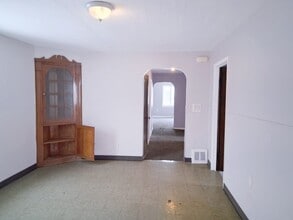 7402 Park Ln in Cleveland, OH - Building Photo - Building Photo