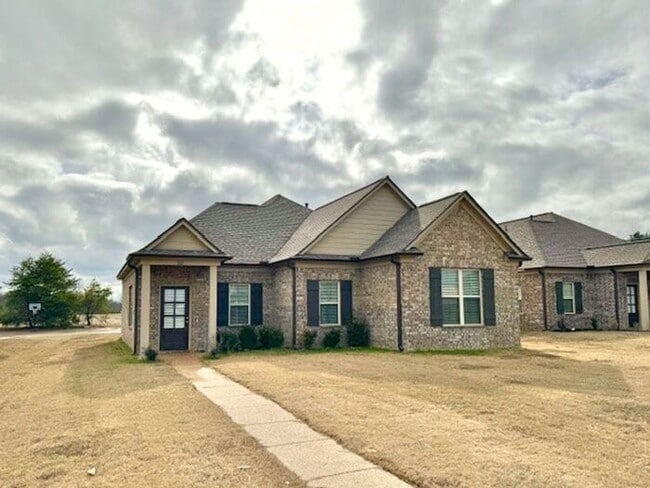 385 Azalea Dr in Somerville, TN - Building Photo - Building Photo
