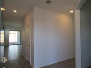 8015 S Golden Bell Dr in Tucson, AZ - Building Photo - Building Photo